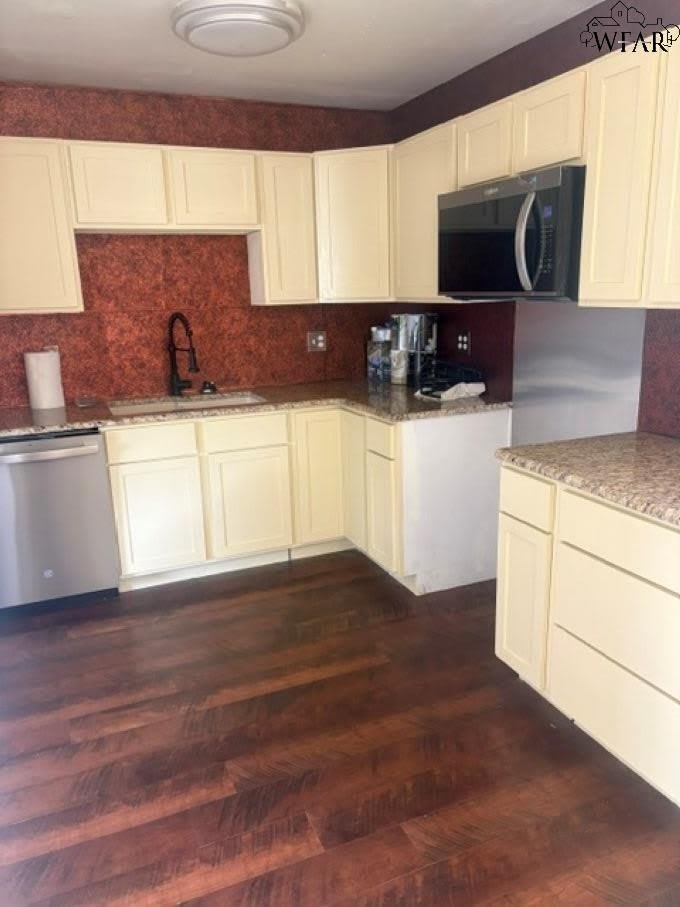 2720 BYRNE PLACE – photo 3