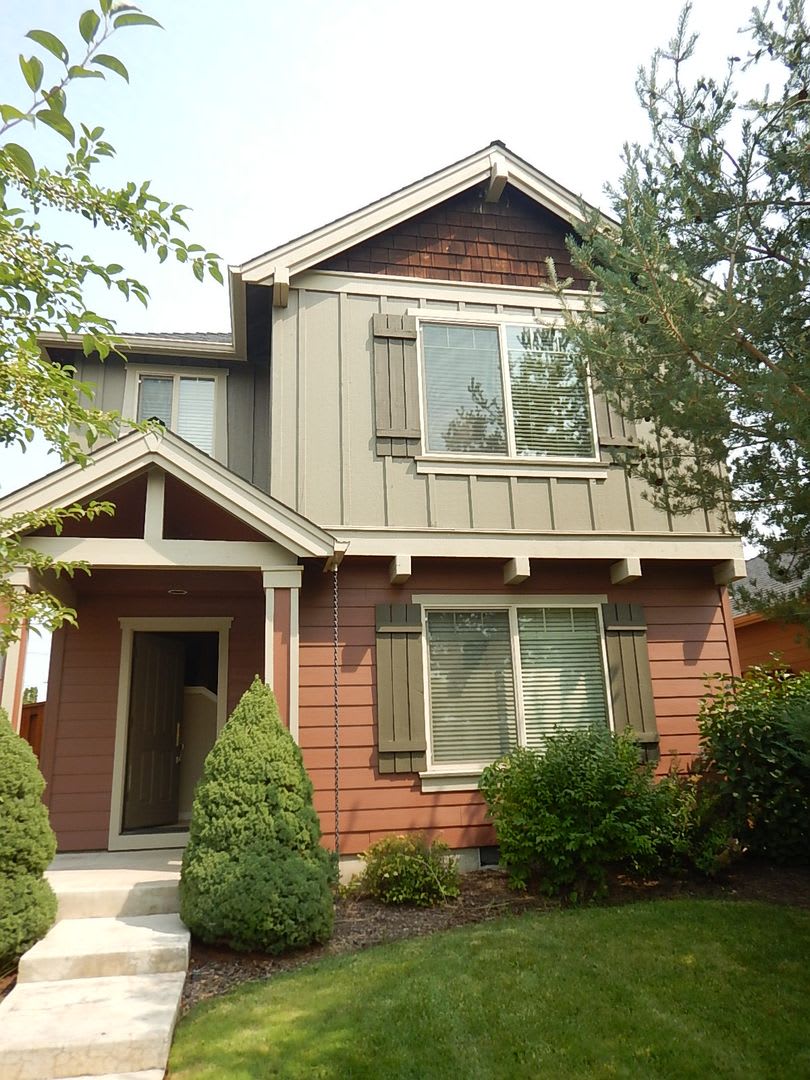 2 Story Home In Ochoco Pointe Subdivision Front Lawn Maintenance Provided By Hoa Available Late September – photo 1