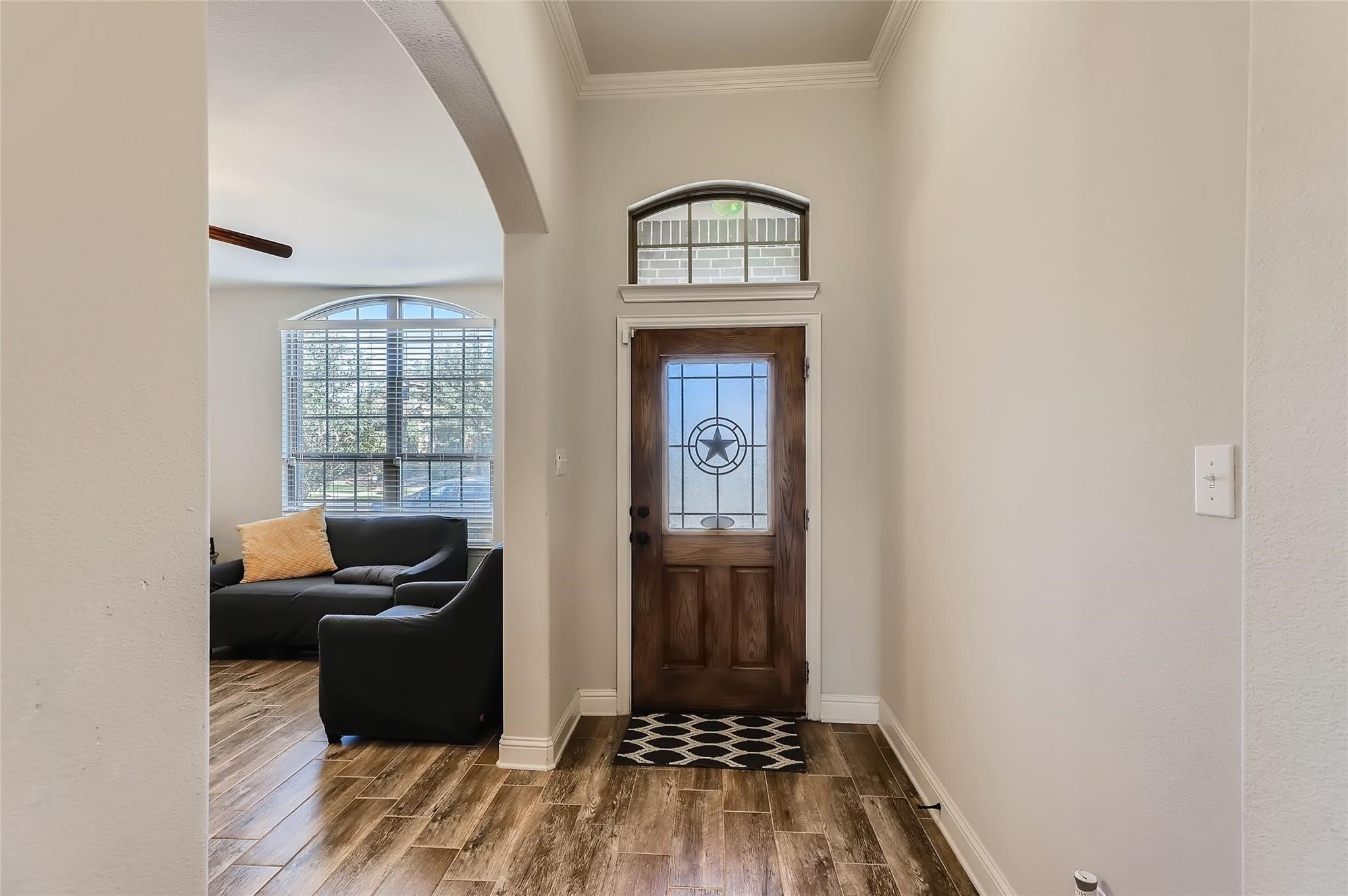 1025 Colonial Drive – photo 3