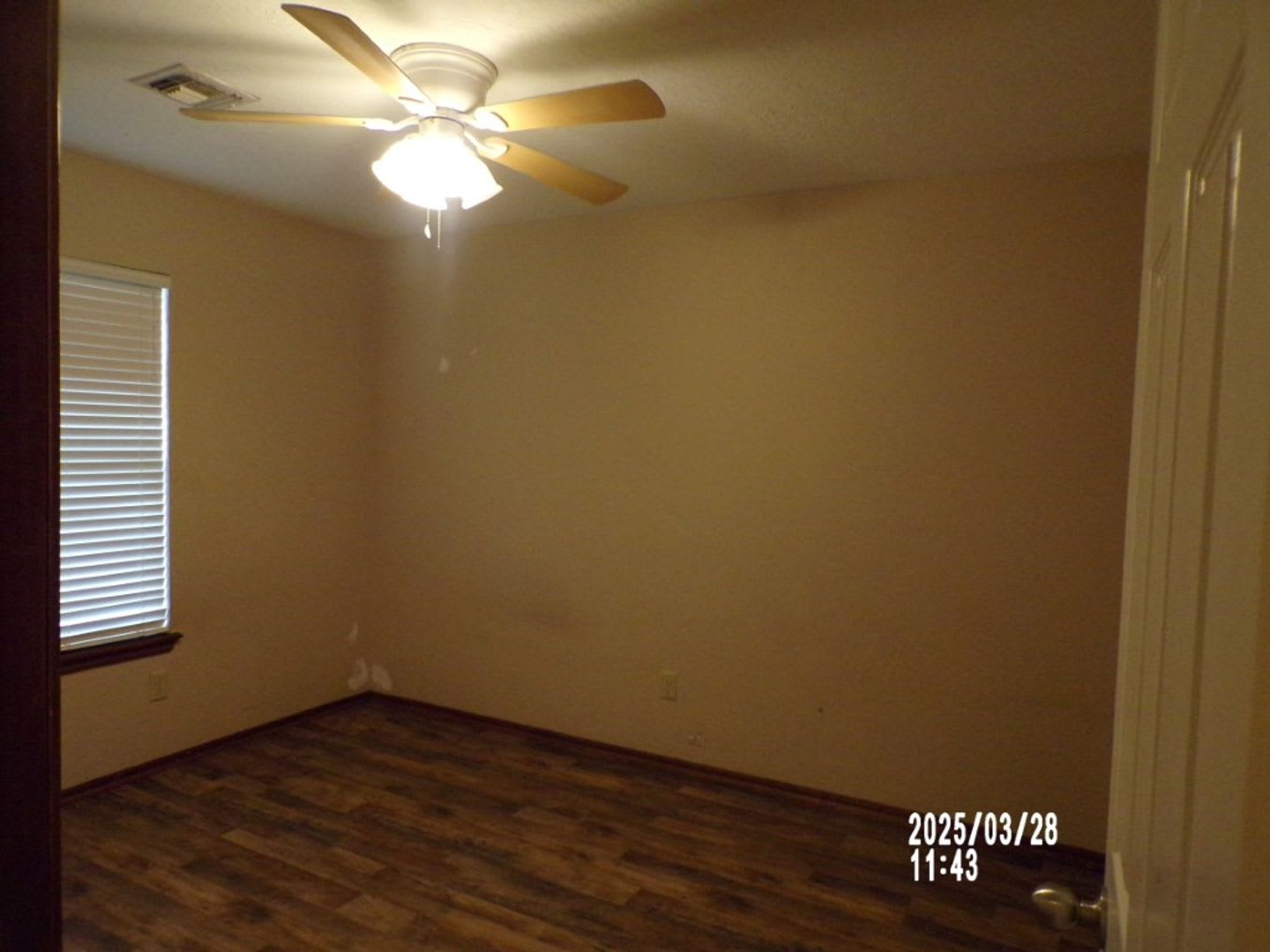 201 W E Ave – photo 3