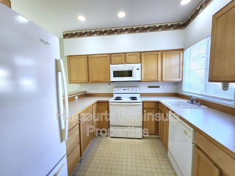 1598 Seasons Ln NW – photo 3
