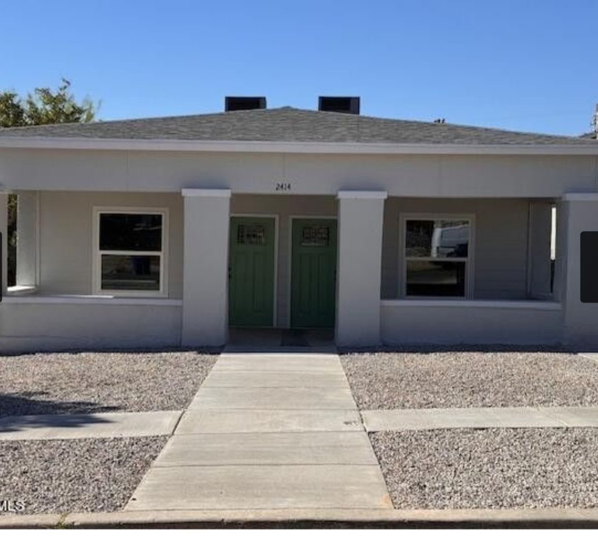 FULLY remodeled Fresh paint, ready now!!! – photo 1