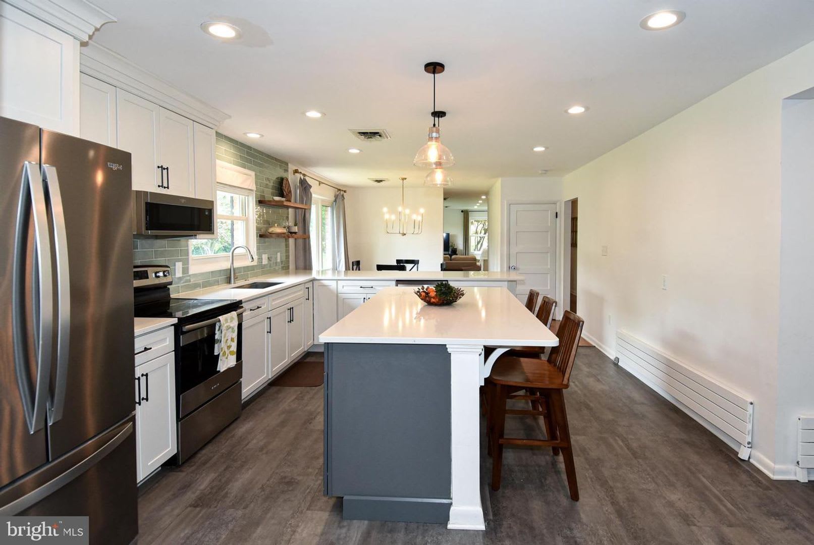 Charming and updated 1960's Rambler in the Town of Round Hill. 3 Bedrooms. 1.5 bathrooms. – photo 4