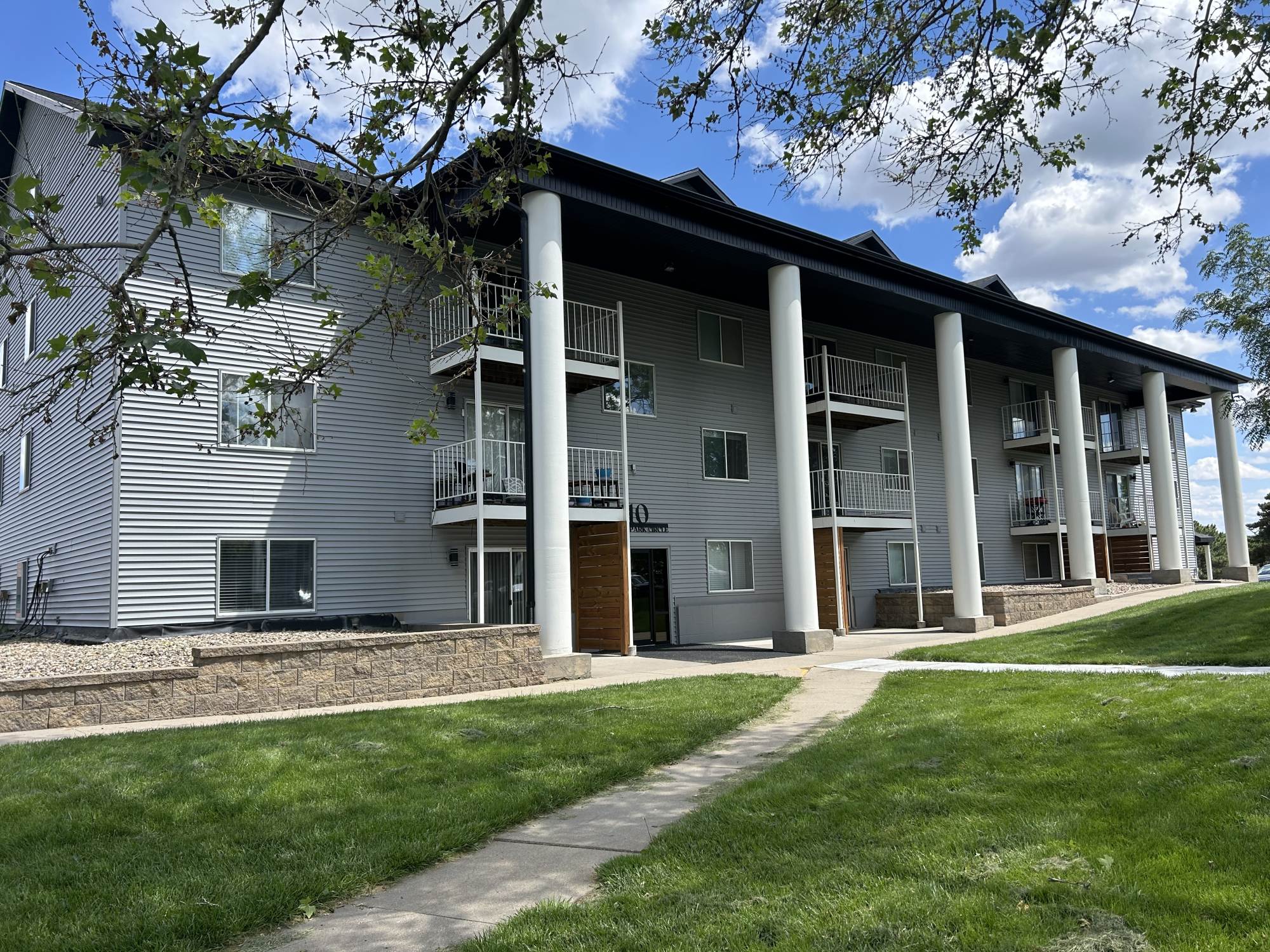 College Park Apartments – photo 1