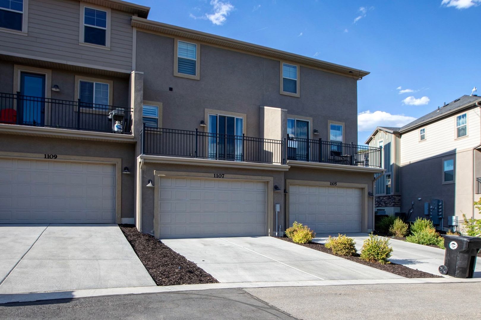 3 Bedroom/ 2.5 Bathroom – photo 3