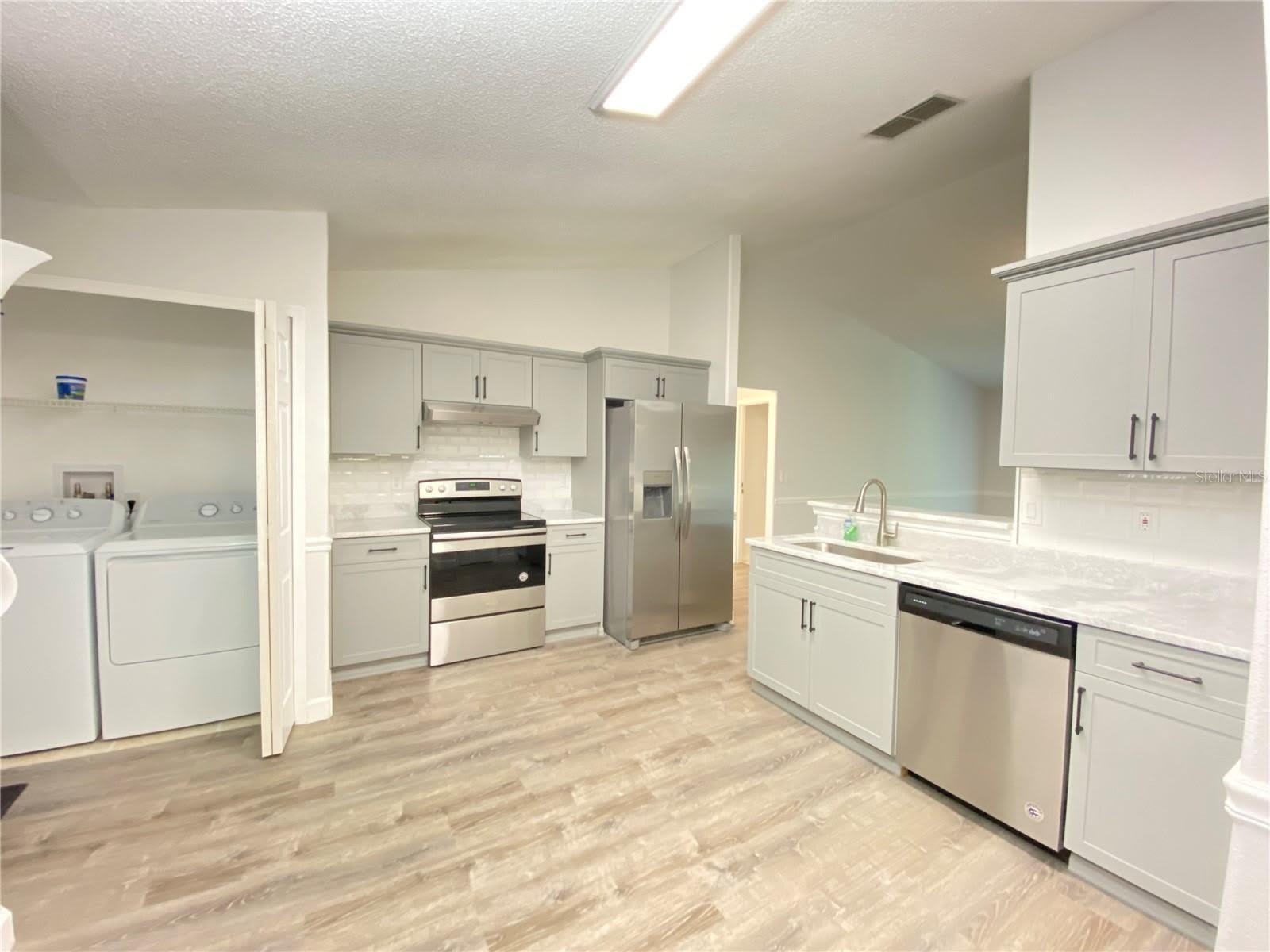 13724 RIVERPATH GROVE Drive – photo 3