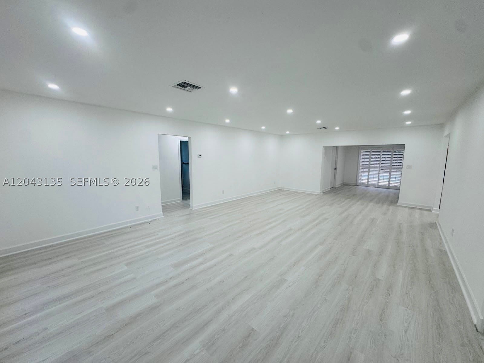 2271 SW 30th Ter – photo 4
