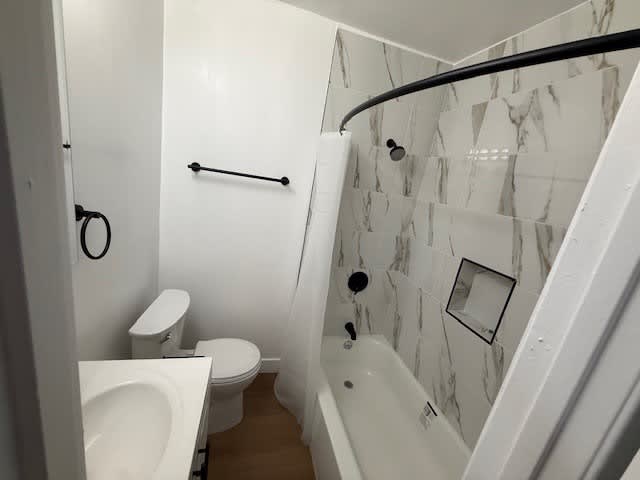219 W. 53rd St. – photo 4