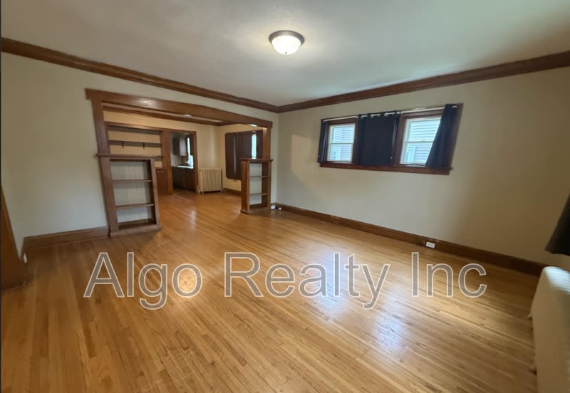 2646 Dupont Avenue North – photo 1