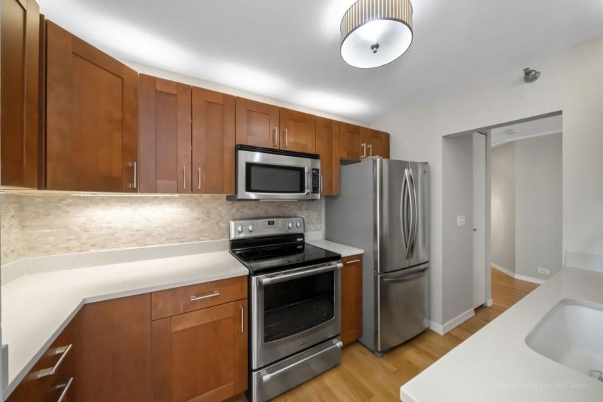 401 East Ontario St. – photo 3