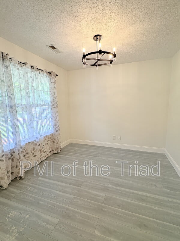 202 Kinnley Ct – photo 4