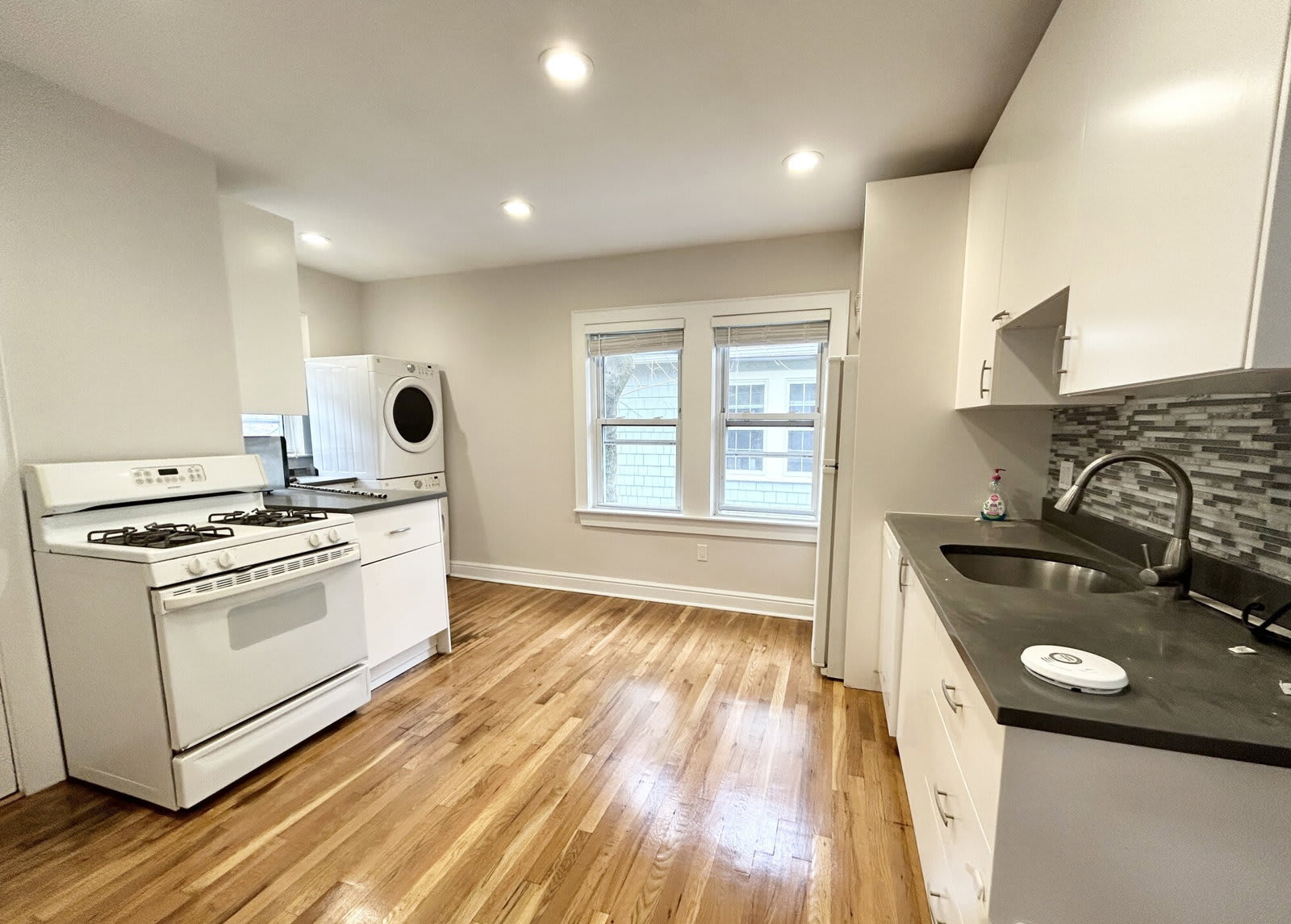 120 Hillside Street – photo 1