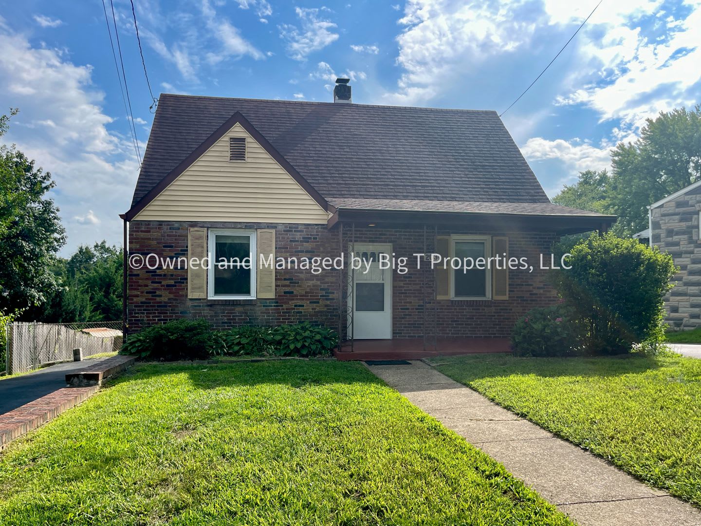 Adorable 3 bd Cottage on nice street – photo 1