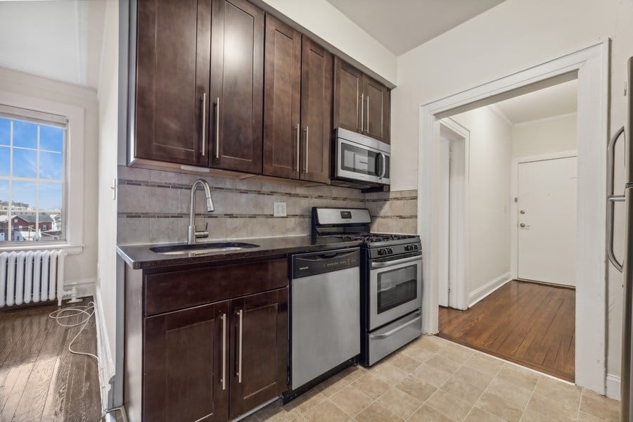68-70 Park Avenue Apartments – photo 3