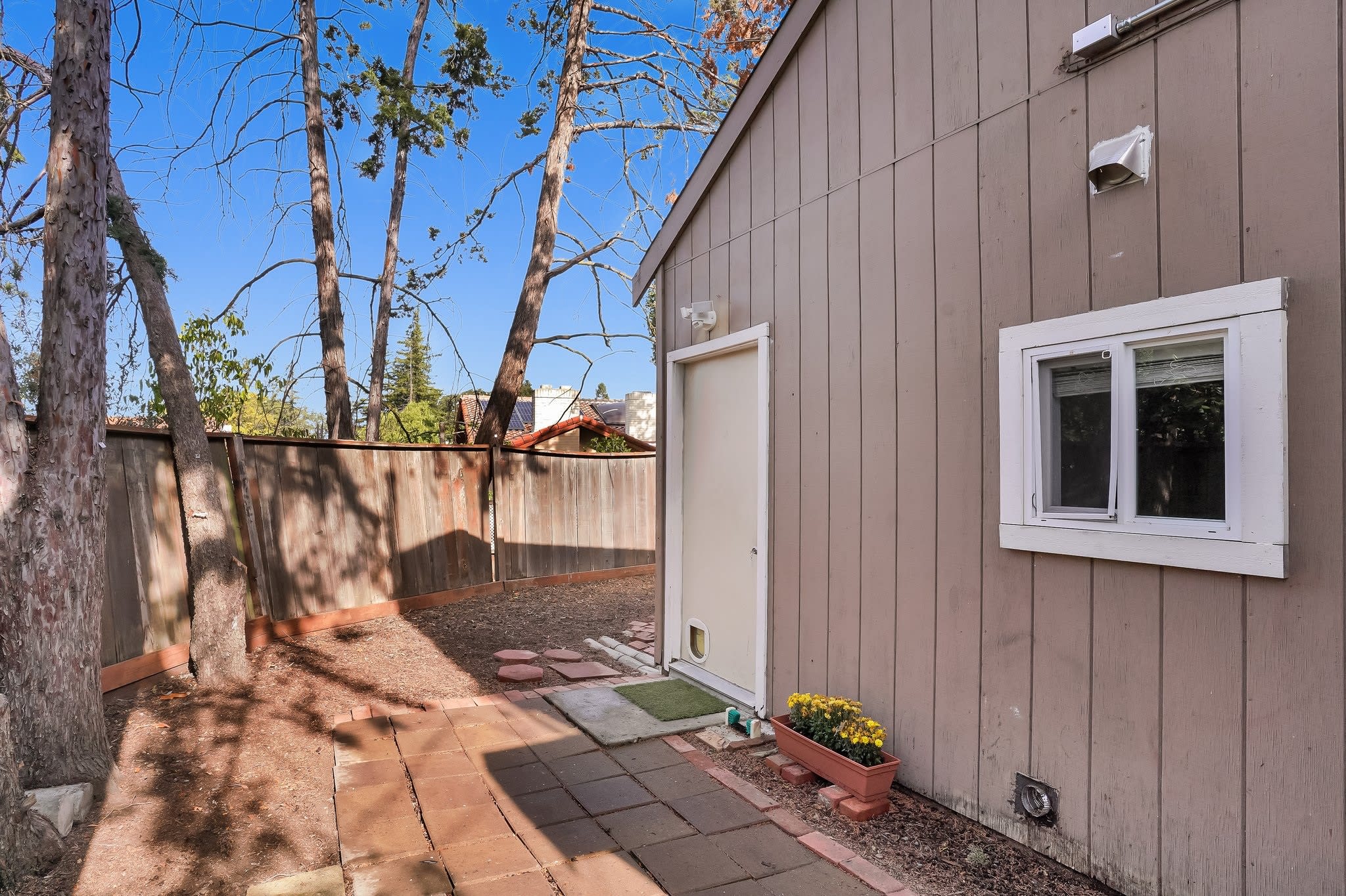 1338 Homestead Avenue – photo 2