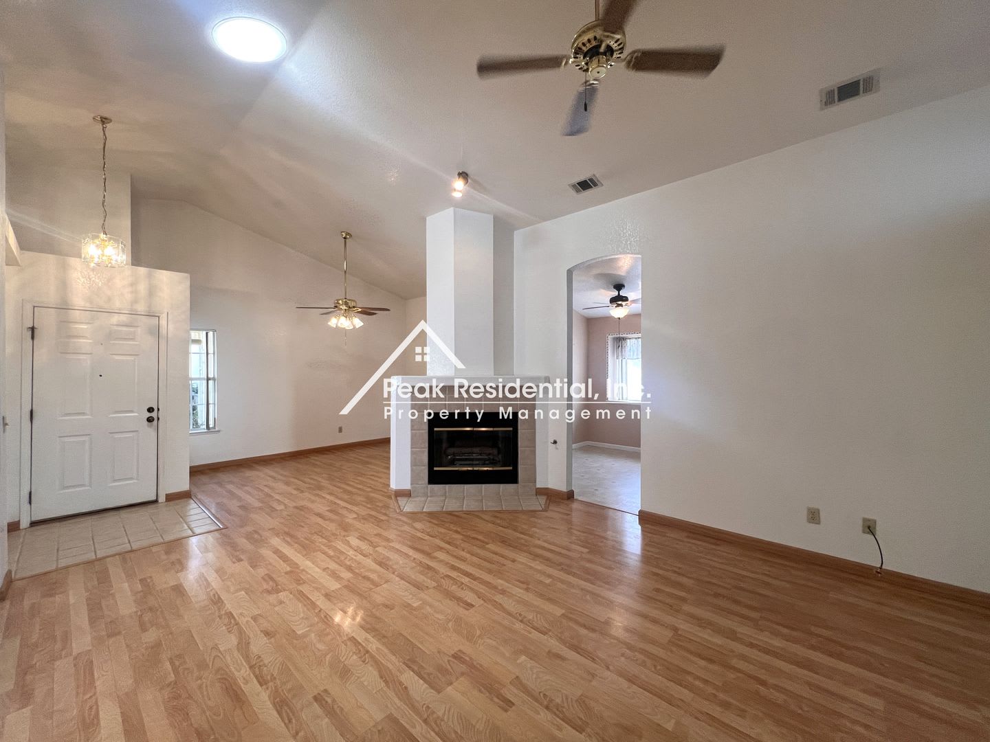 Spacious Antelope 3bd/2ba Home with Large Sunroom! – photo 3