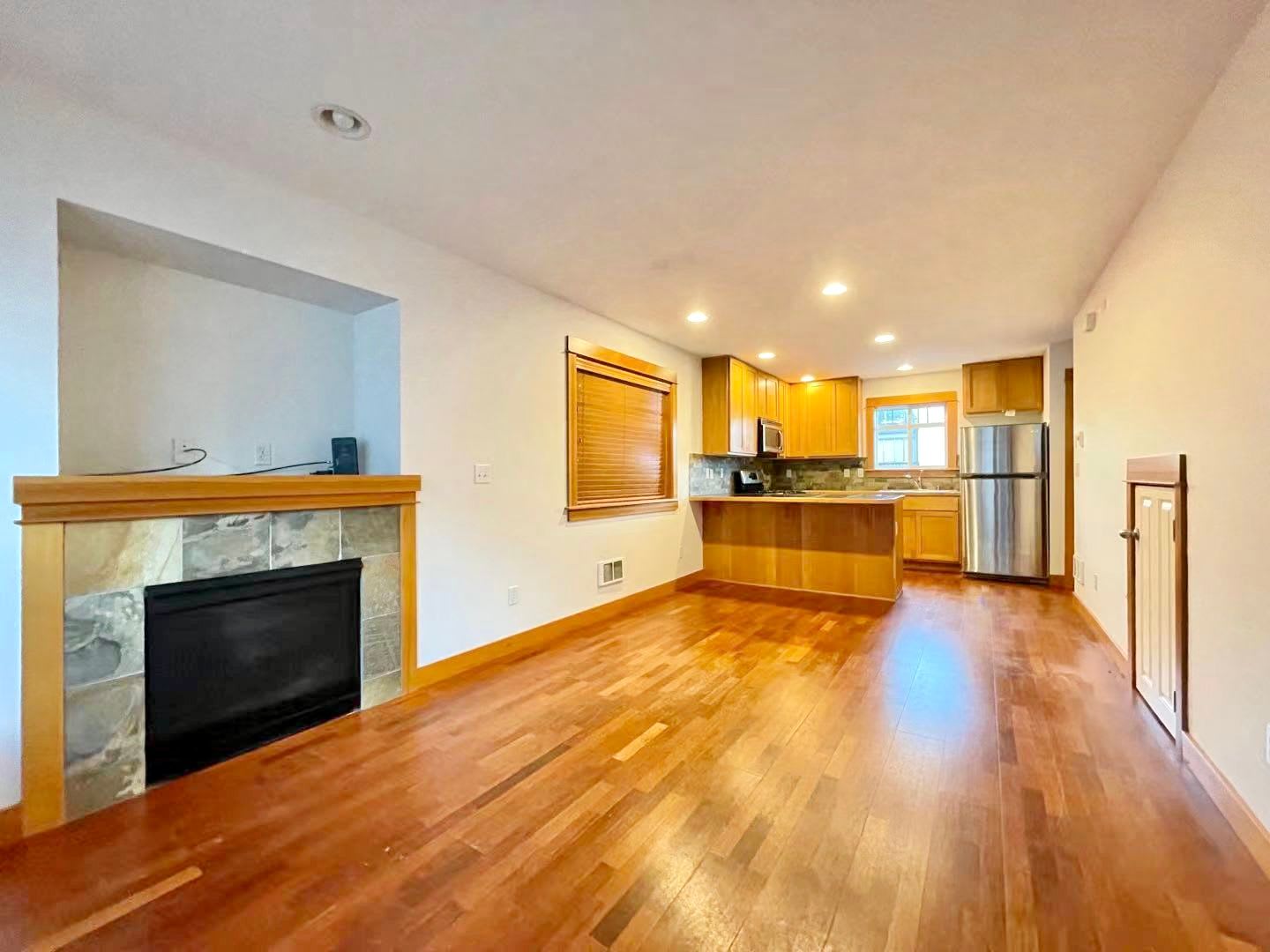Great TownHome For Rent – photo 4