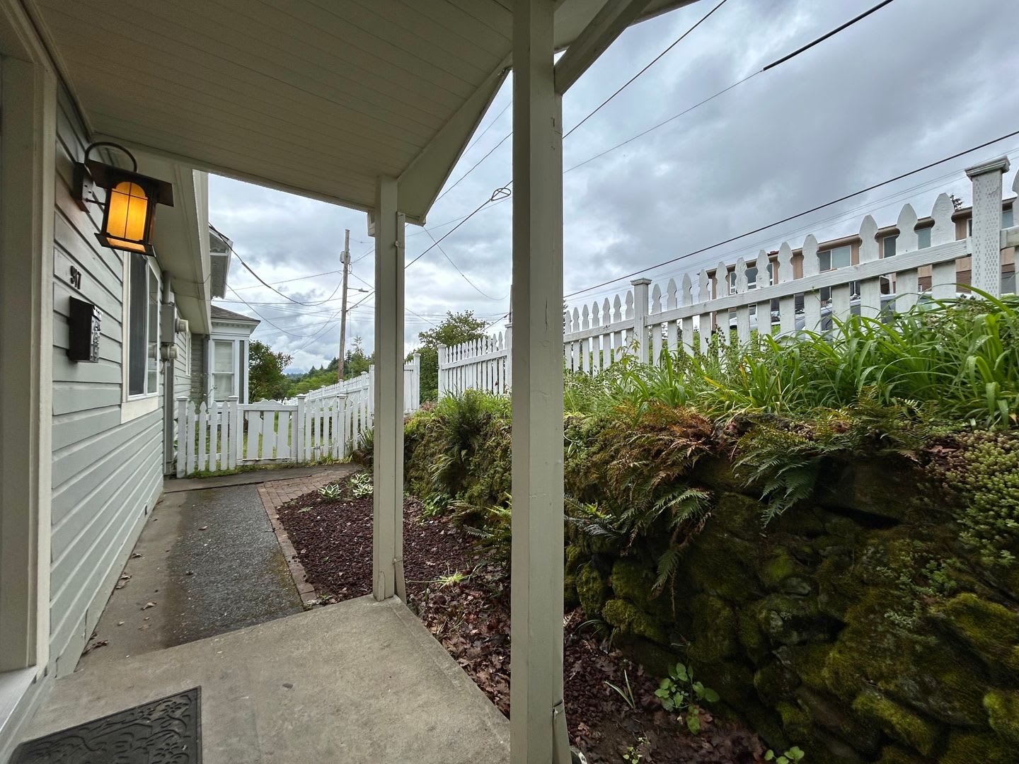 Charming 1-Bedroom Home with Private Fenced Yard! – photo 4