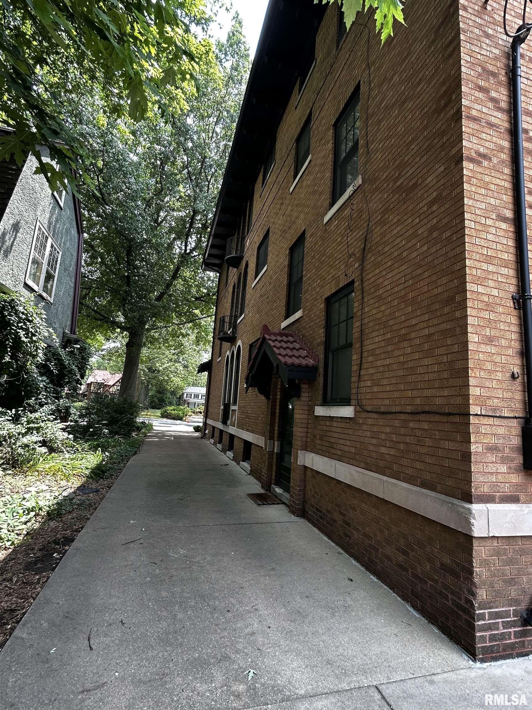 1725 W Moss Avenue – photo 1