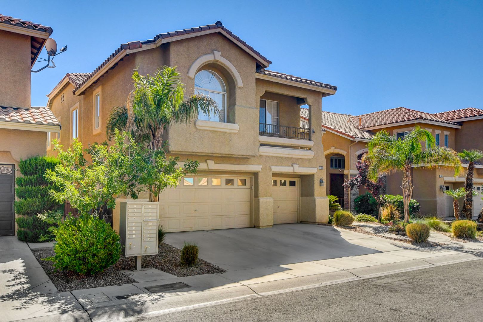 Stunning Summerlin Pool Home! – photo 4
