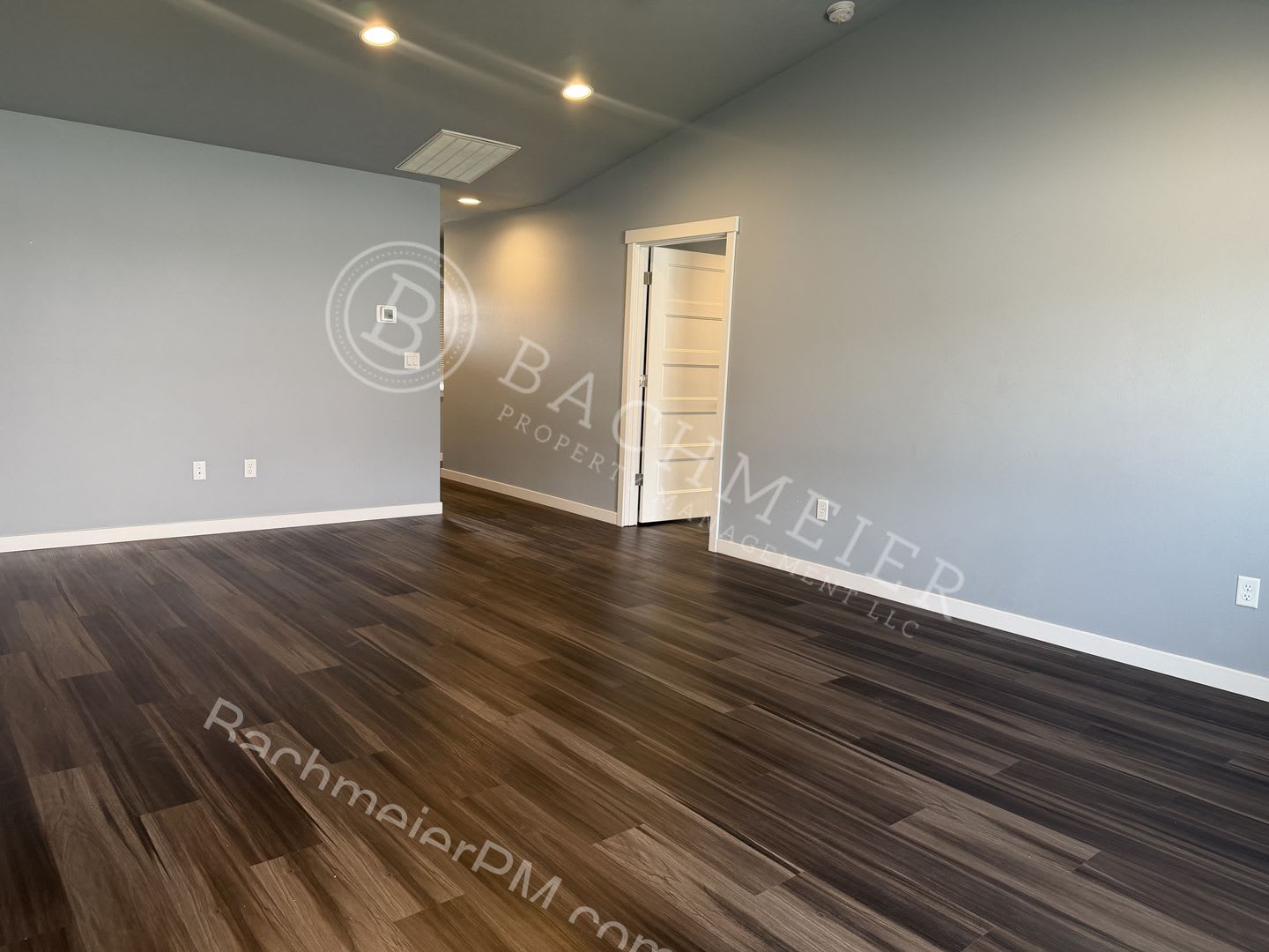 Beautiful Newer 3-Bedroom, 2-Bathroom Single-Family – photo 3