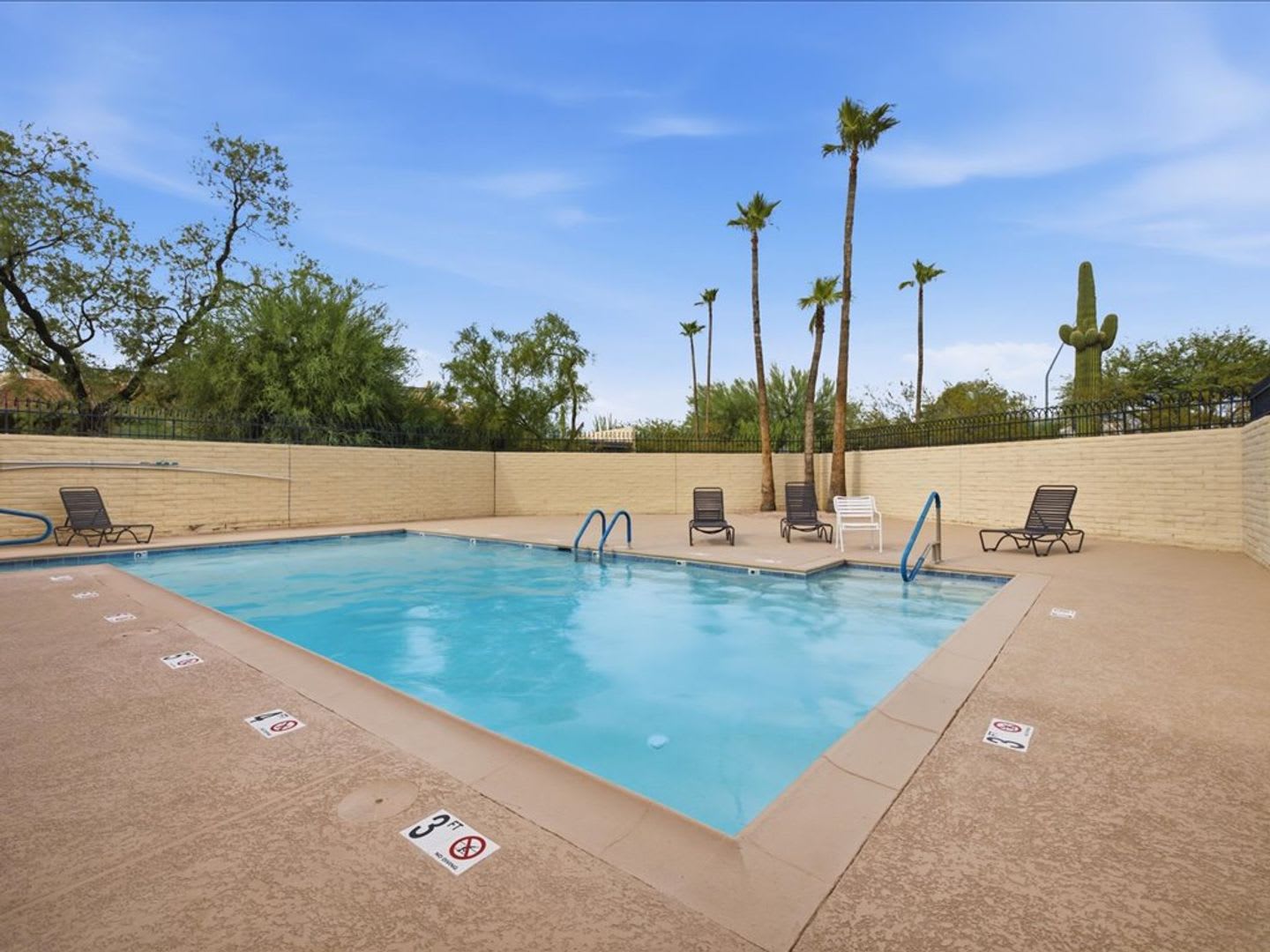 Beautiful Two-Story Home with Mountain Views in Casa Real! – photo 2