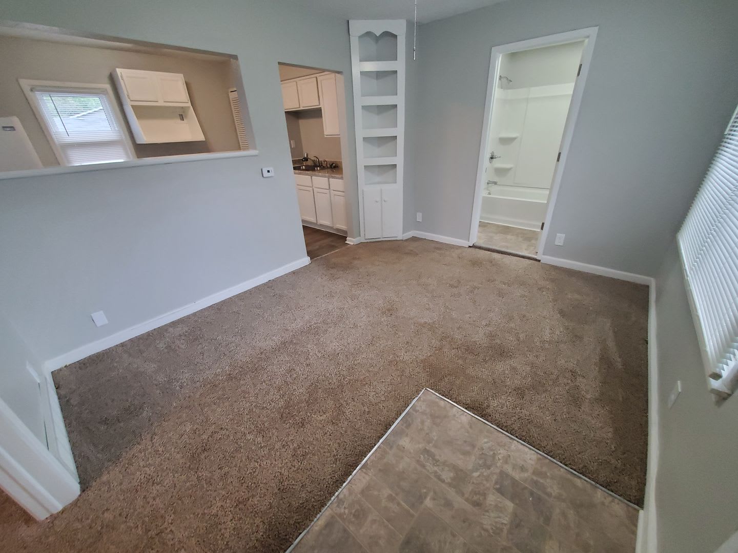 1 bedroom rental home with 2 car garage! – photo 1