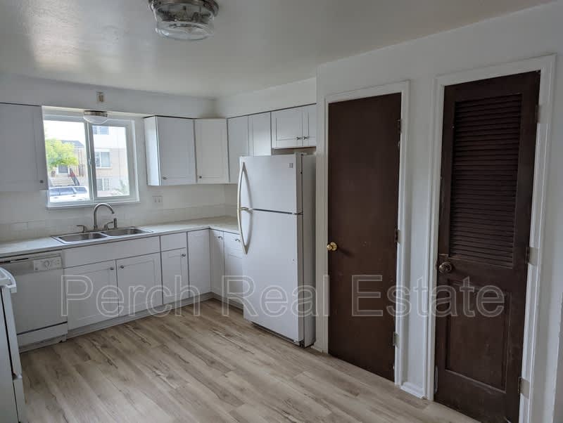 16506 East 13th Avenue – photo 5