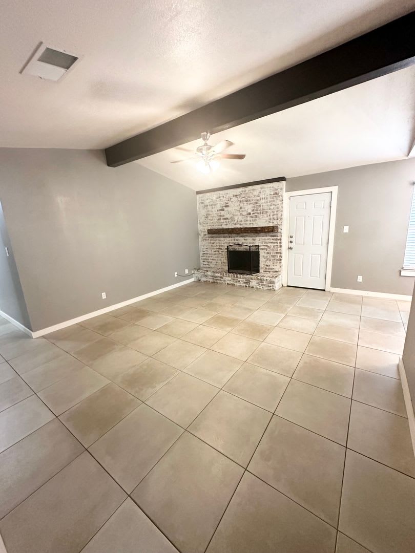 Fully Remodeled 3 Bedroom House For Rent! – photo 2