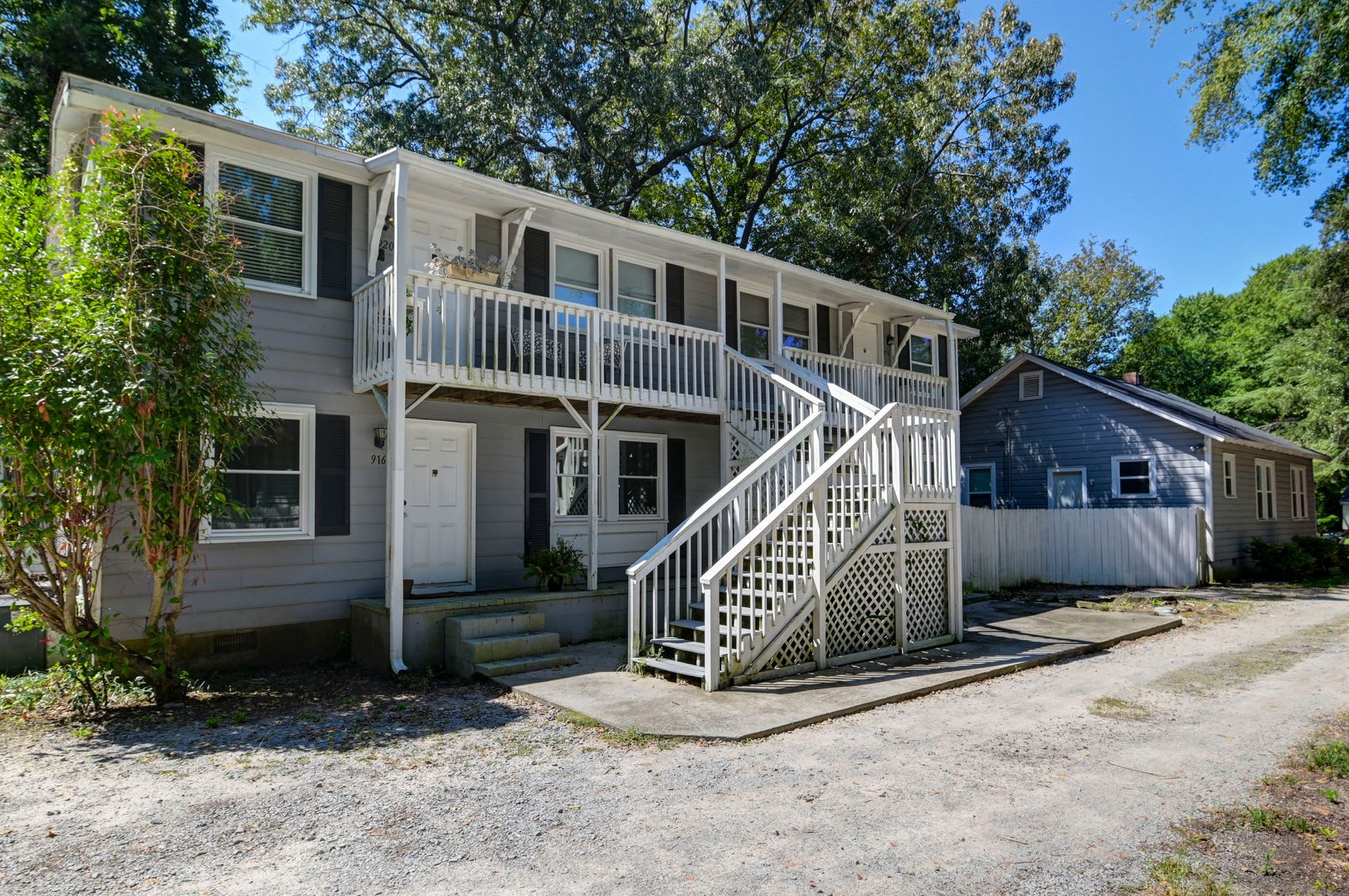 Just 8 Minutes from USC – Charming 2 Bedroom Home with Covered Front Porch! – photo 1