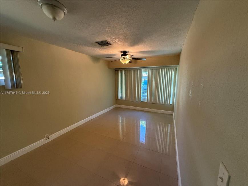 4617 SW 24th Ave – photo 5