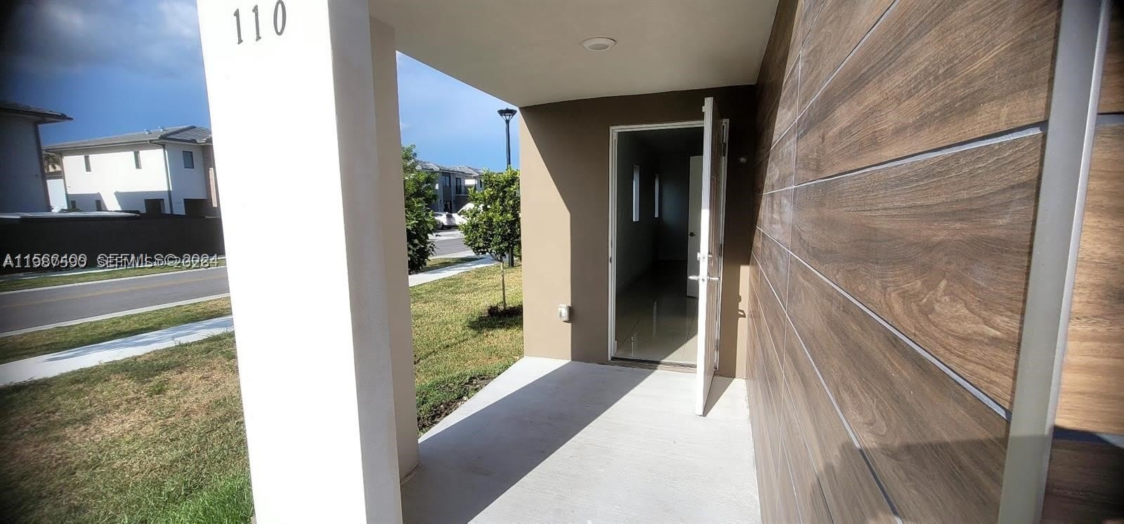 110 NW 11th Ct – photo 4