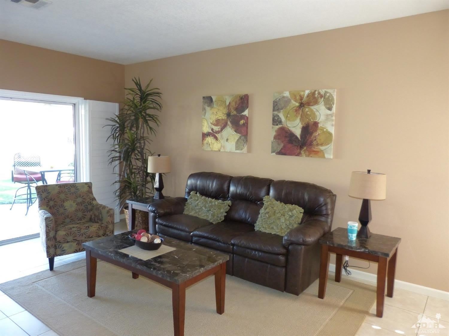 221 Vista Royale Circle W – photo 3