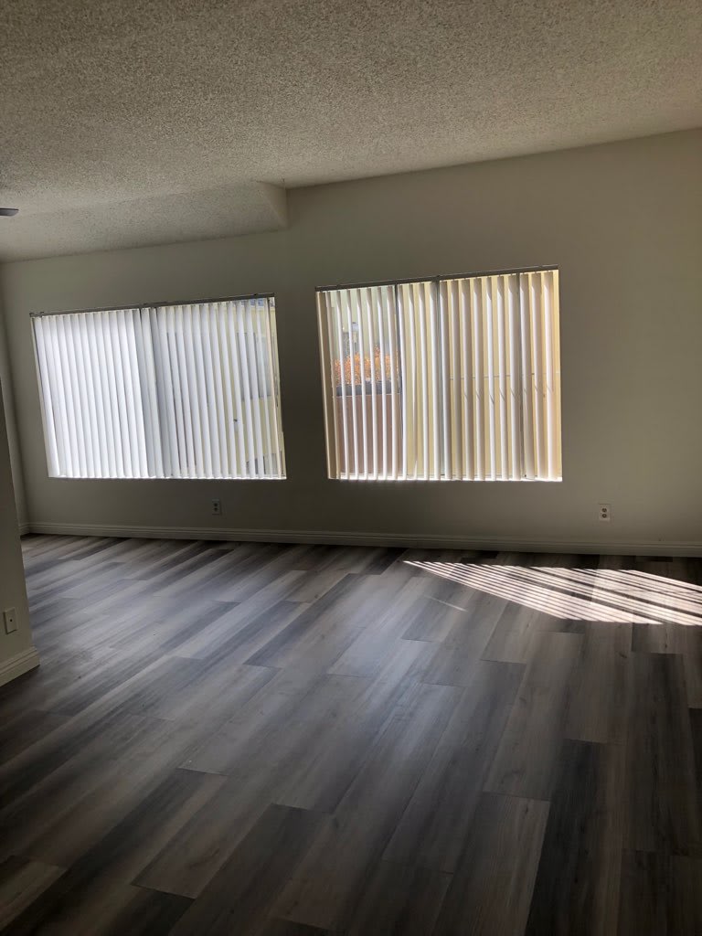 1344 N Serrano Ave – photo 2
