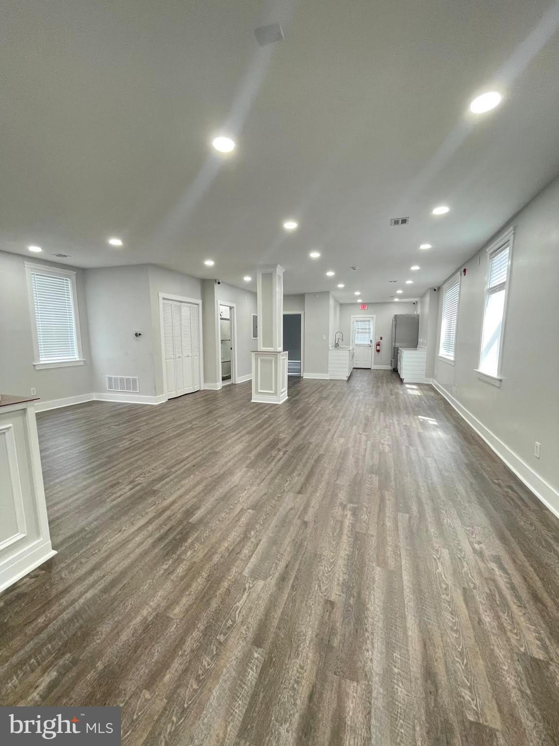 1323 Lindley Avenue – photo 1