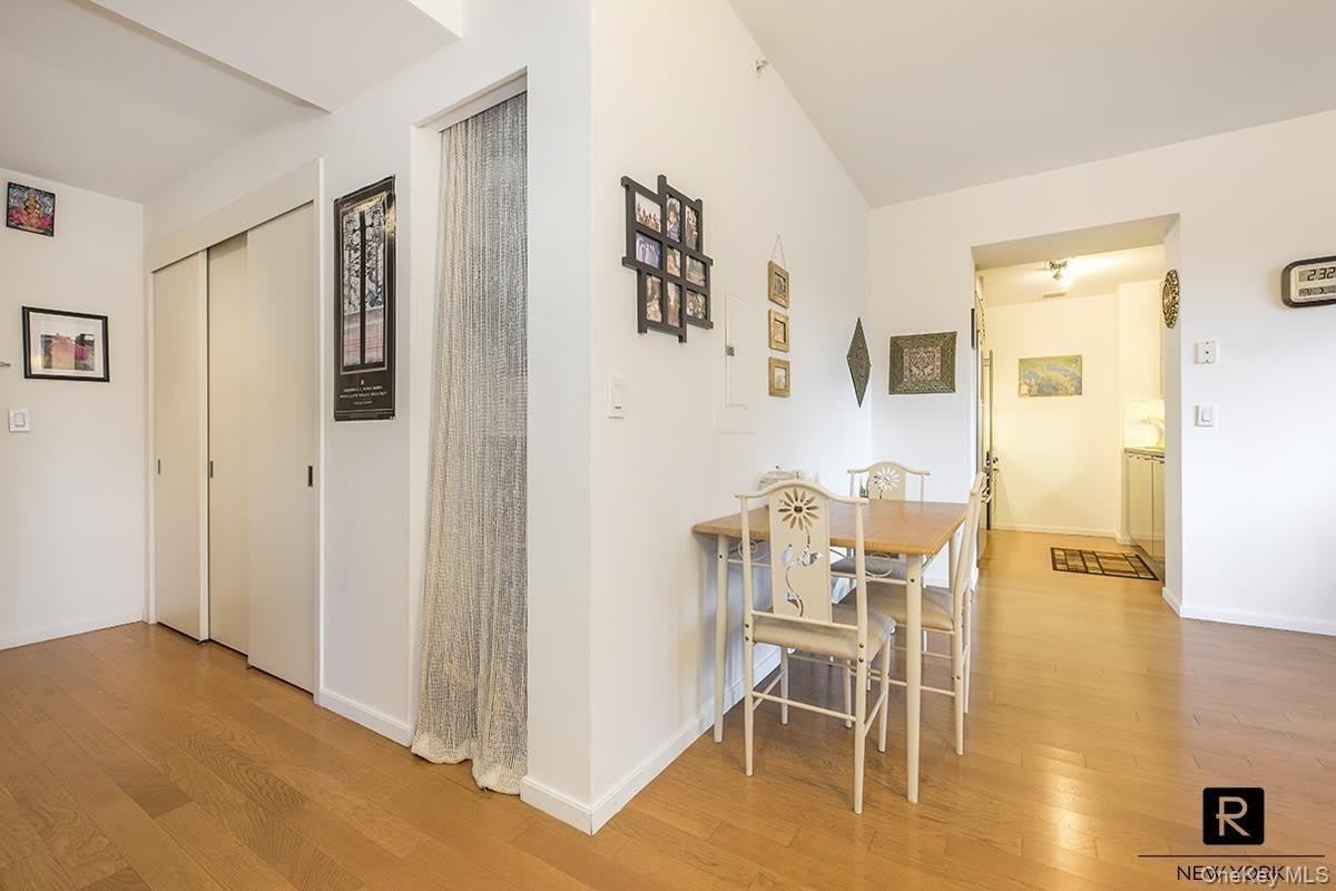 200 Chambers Street – photo 4