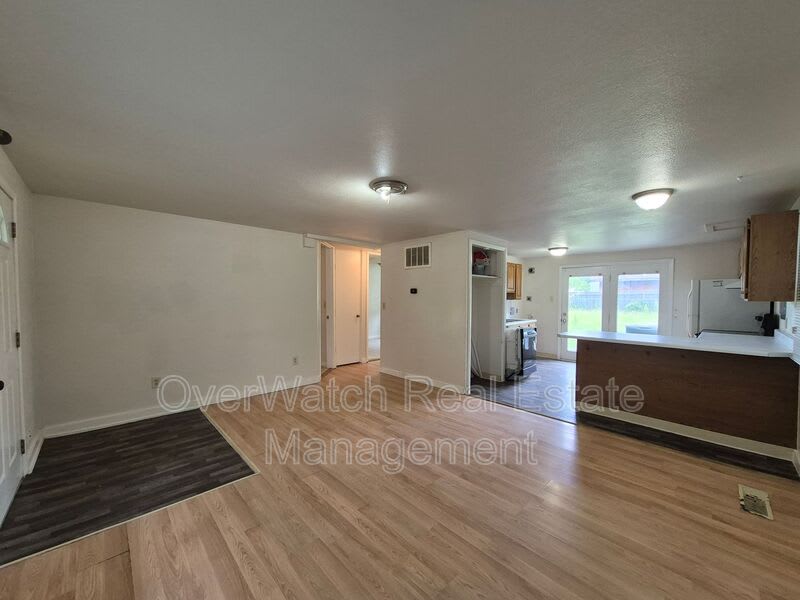1604 Elmendorf Drive – photo 1