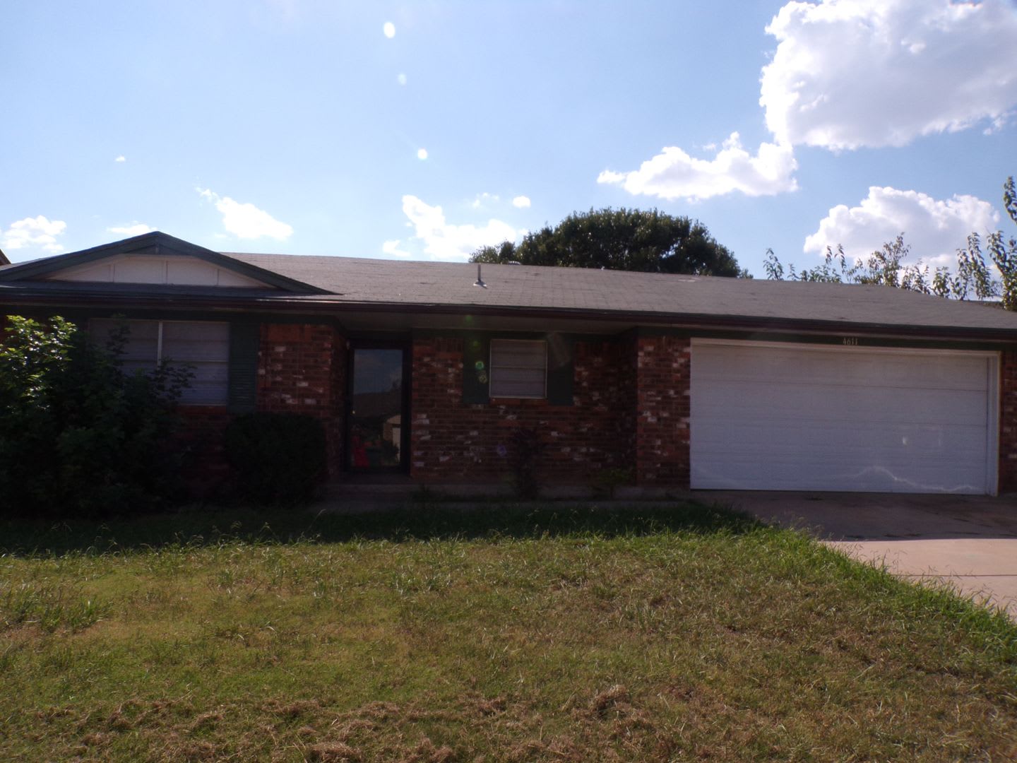 Great home located in Parklane – photo 2