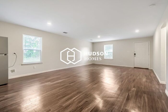 306 Harvey Street – photo 4