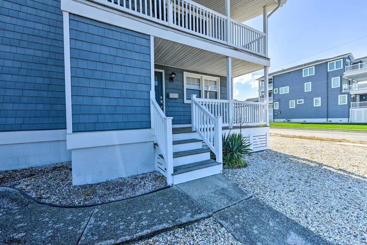 1106 E Evans Blvd – photo 2