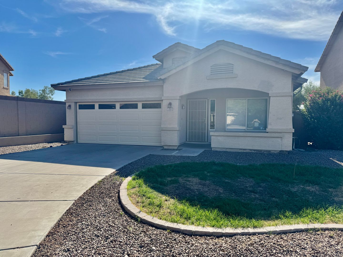 4 Bedroom 2 Bathroom NEW CARPET + Fresh Paint Throughout COLDWATER SPRINGS – photo 1