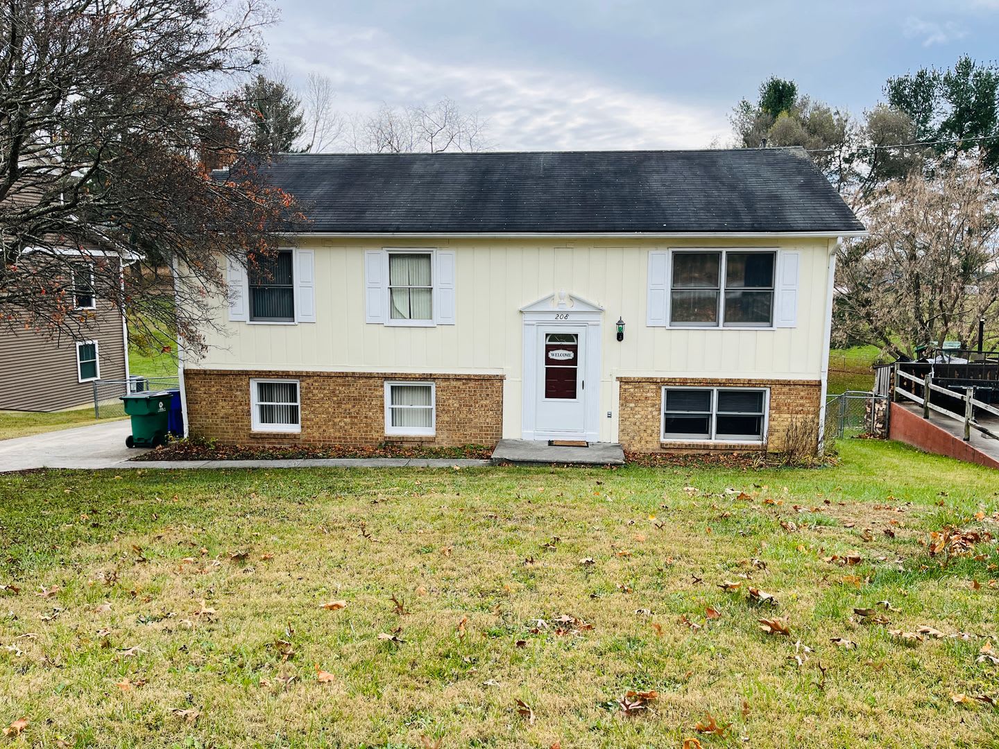 4 Bedroom, 2 Bath House – photo 1