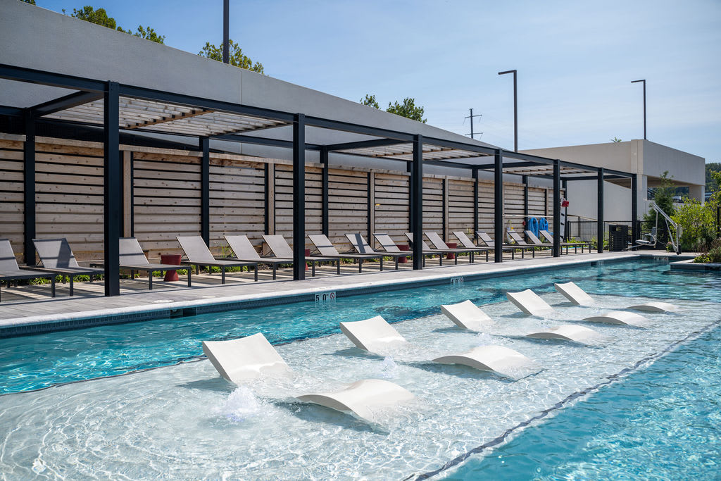 Madison West Elm – photo 3