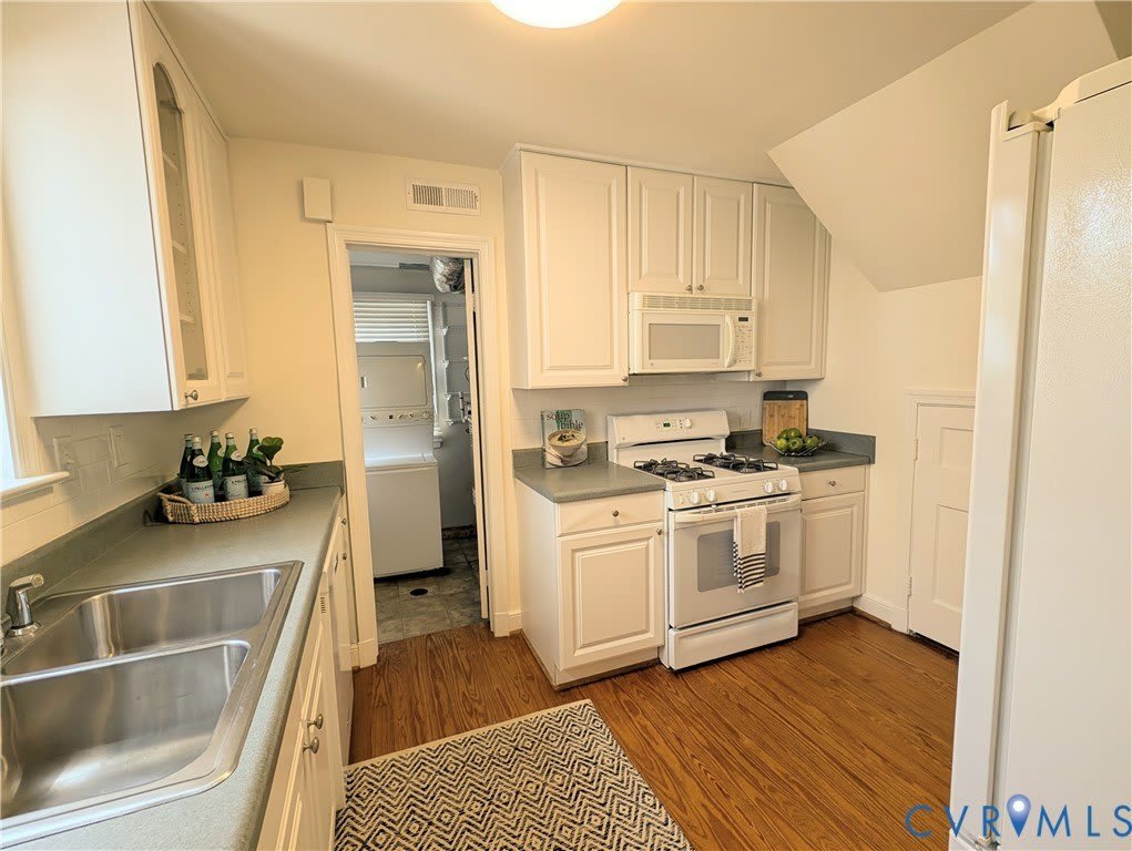 4708 Bromley Lane – photo 5