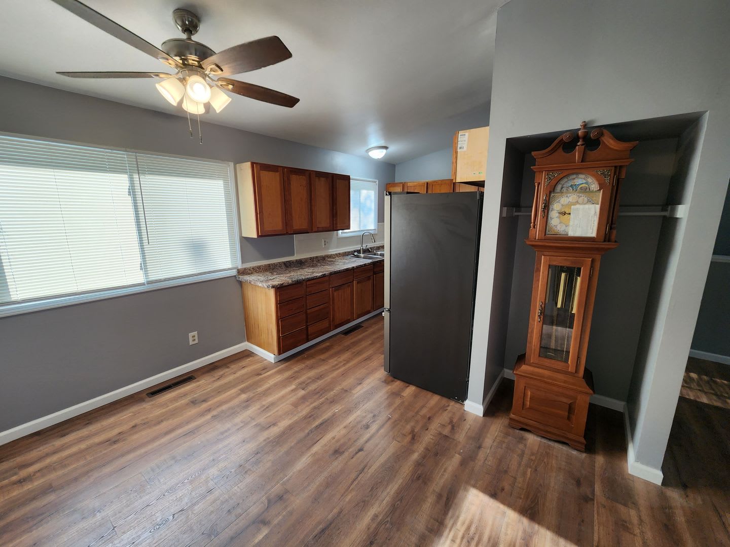 Updated 4Br 1 5Bth Ranch Style Home With Garage And Walkout Finished Basement – photo 3