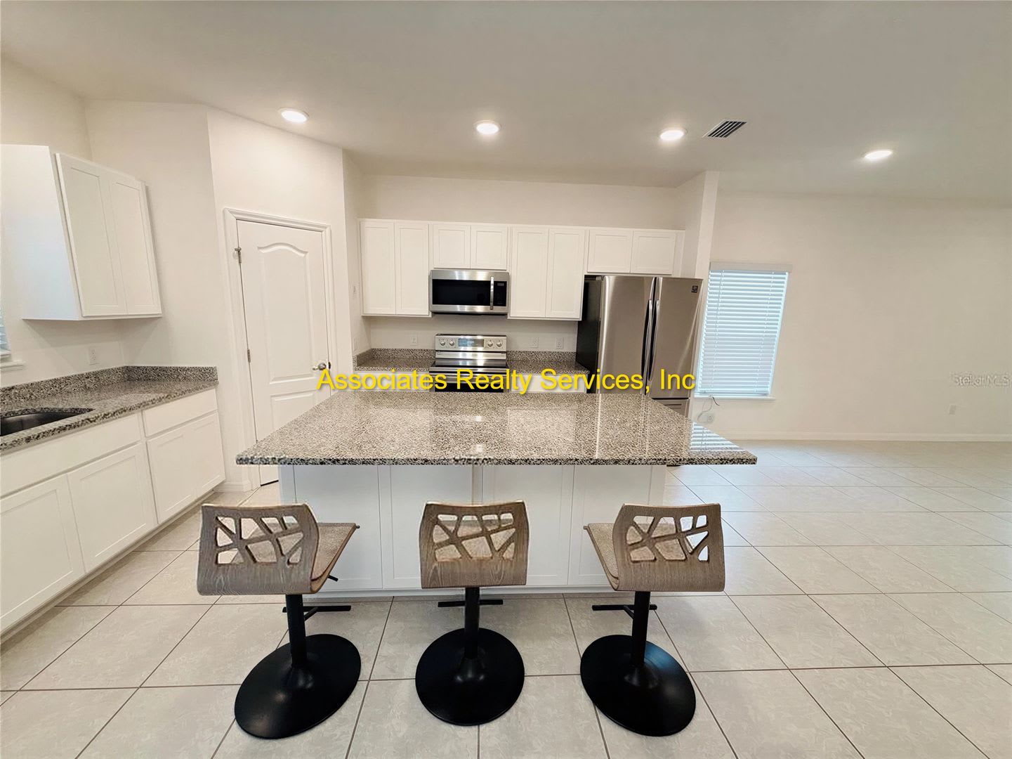 MOVE-IN READY NOW!– 3BR/2BA home in Tara West! – photo 4