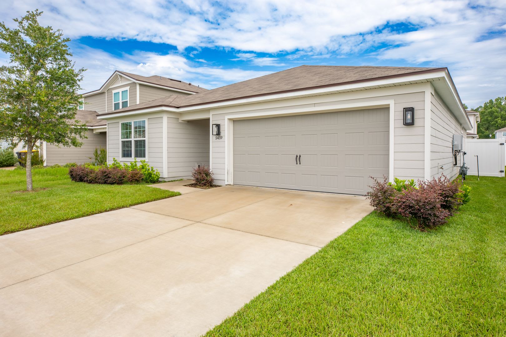 Charming Home with Fully Fenced Backyard – photo 2