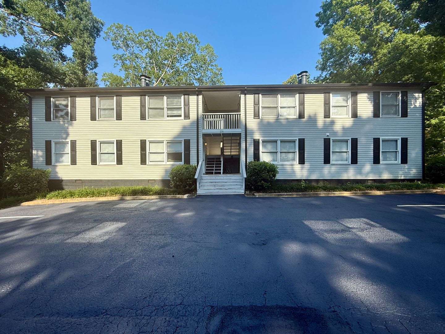Renovated 2 Bed 2 Bath Unit Across From Vet School In East Athens – photo 2