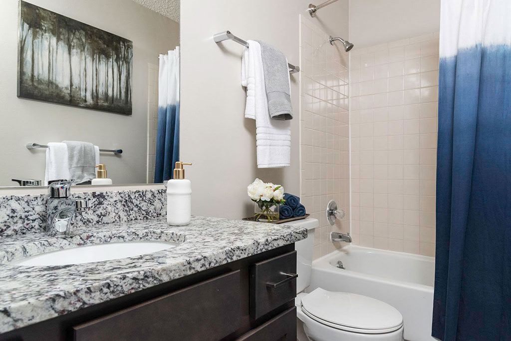 Fairlane Woods Apartments – photo 5