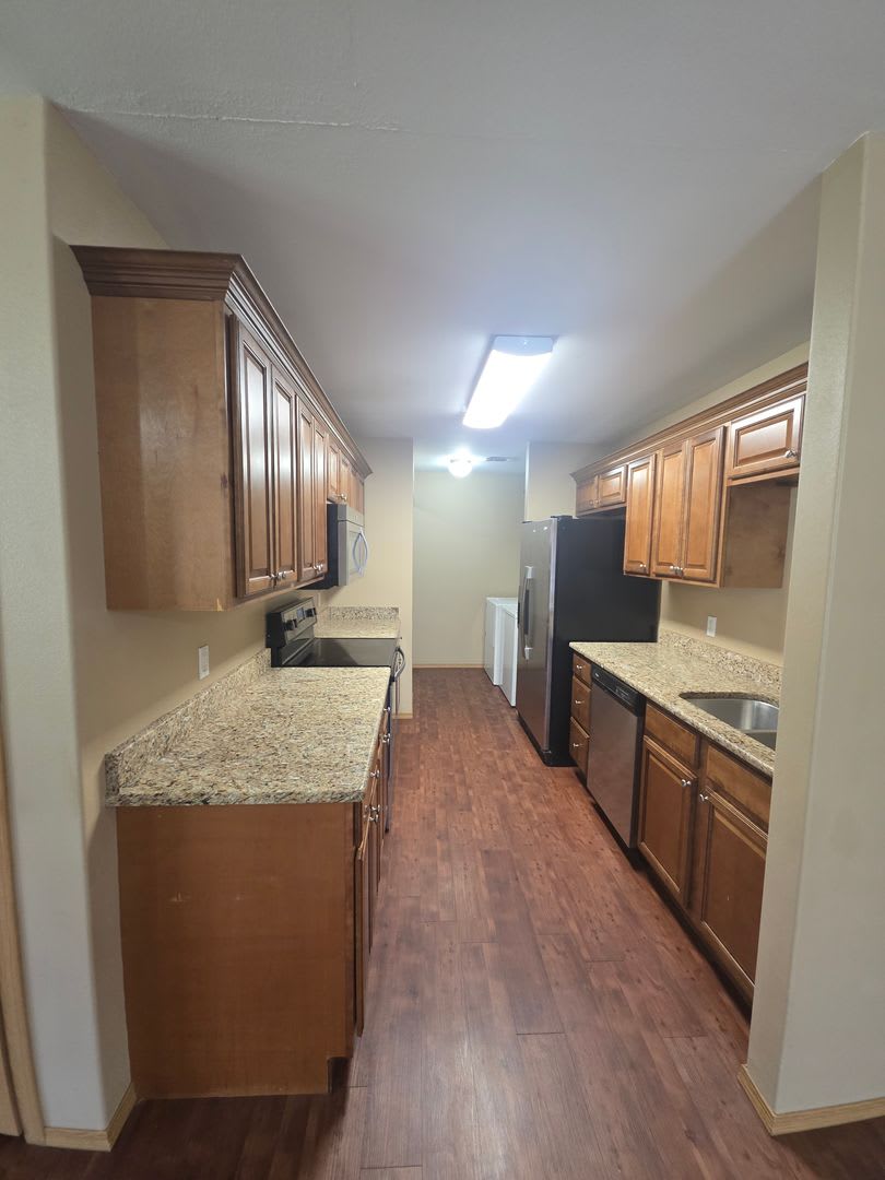 824 W 13Th St – photo 2